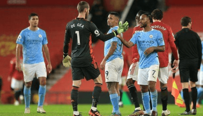  曼城德比战碾压曼联扩大优势  