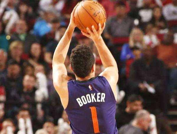  布克空砍50分，太阳不敌森林狼遭三连败  